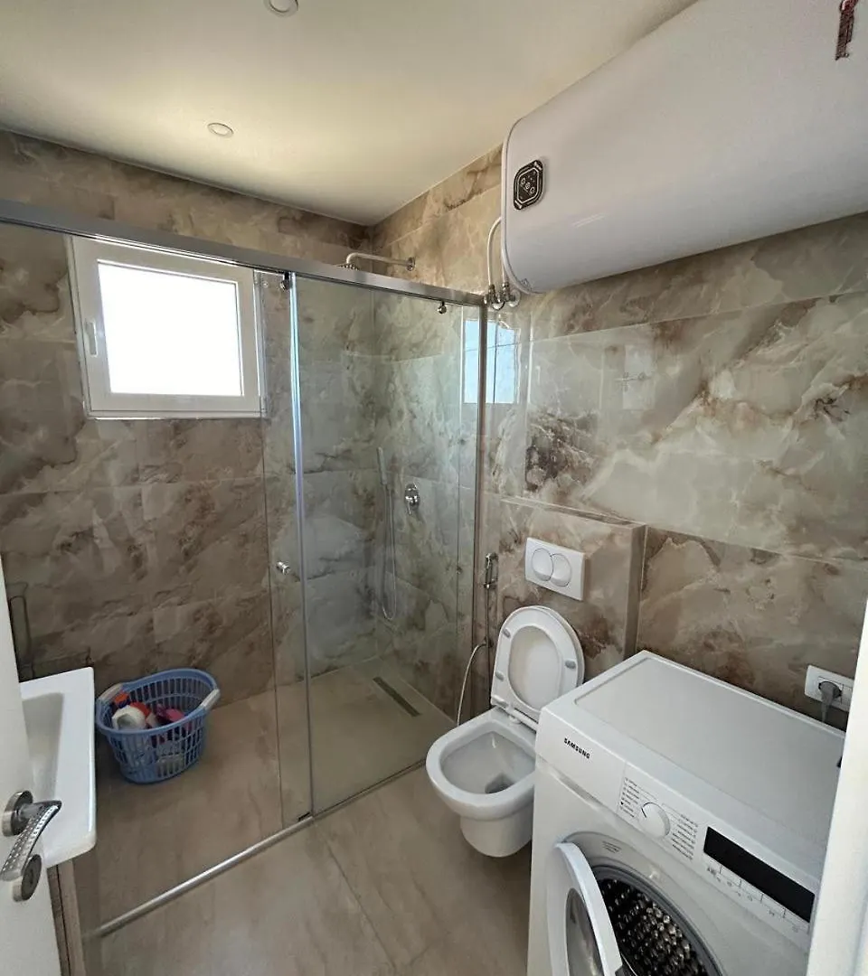 Apollonia Apartment Dıraç